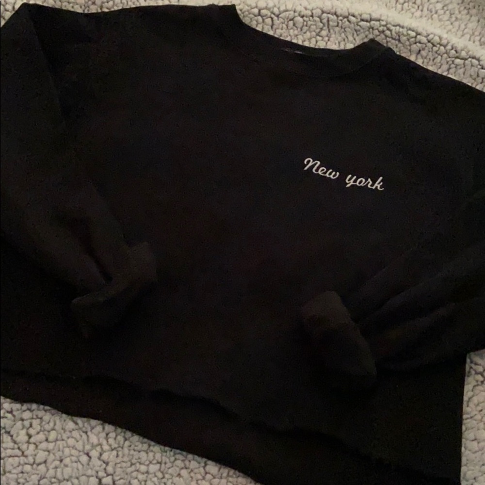 Brandy Melville New York Cropped Sweatshirt